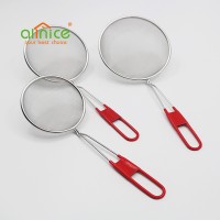 Wholesale high quality home kitchen used utensil juice flour mesh stainless steel strainer with long handle